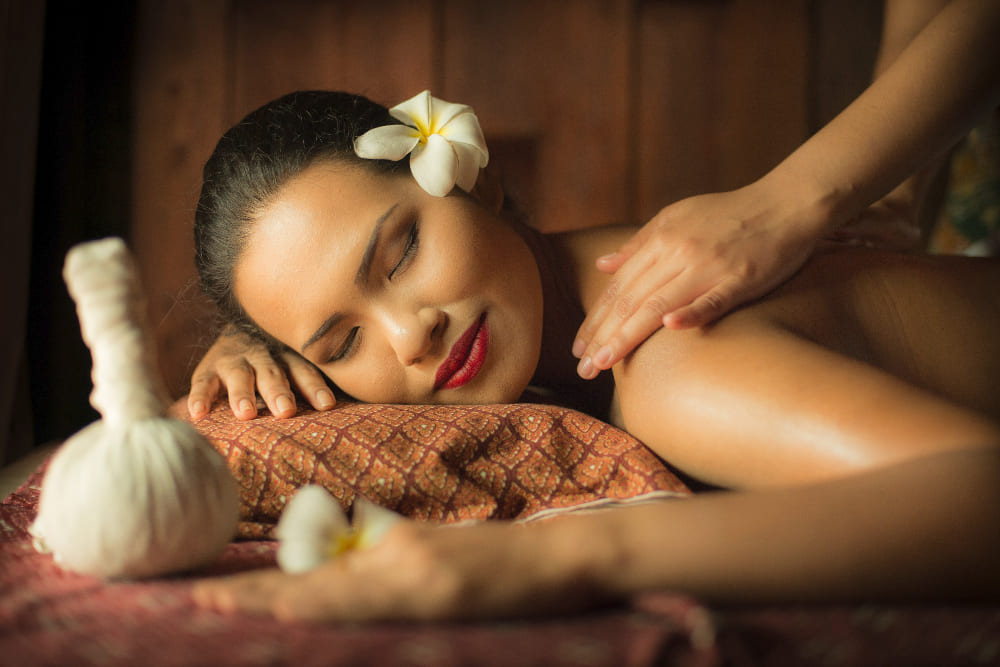 Lomi Lomi Massage Therapy